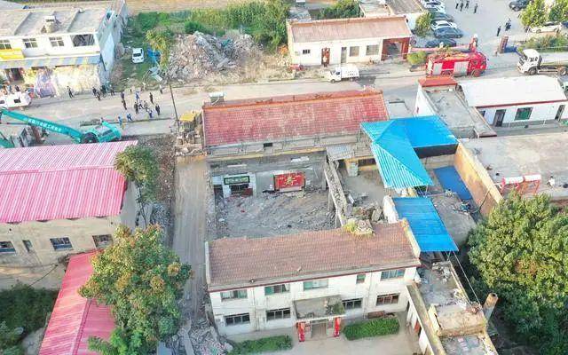 “奮斗一輩子算完了!” 山西飯店坍塌致29人遇難,老板被警方控制 “奮斗一輩子算完了!” 山西飯店坍塌致29人遇難,老板被警方控制