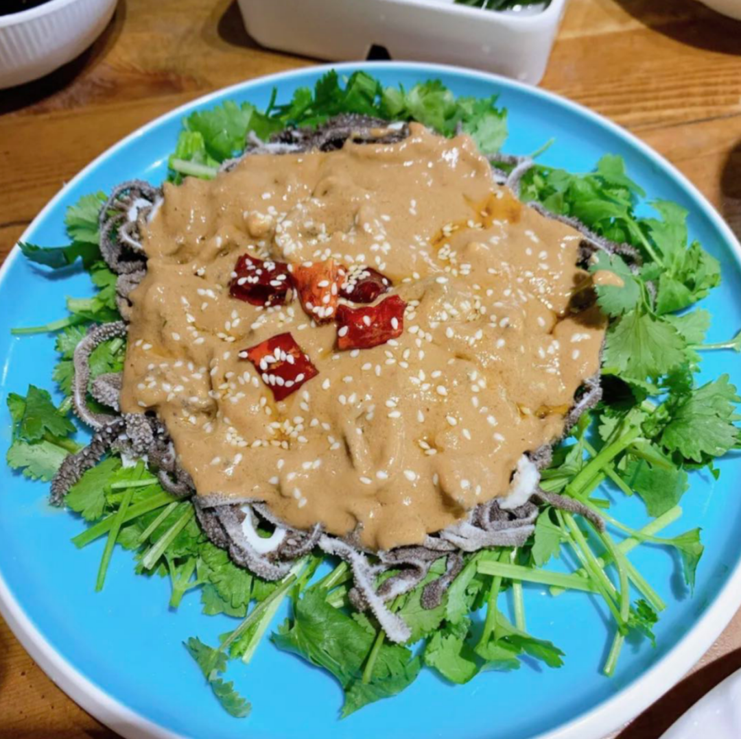 “階梯式”贈菜，它高峰排隊3小時，開出59家直營店！
