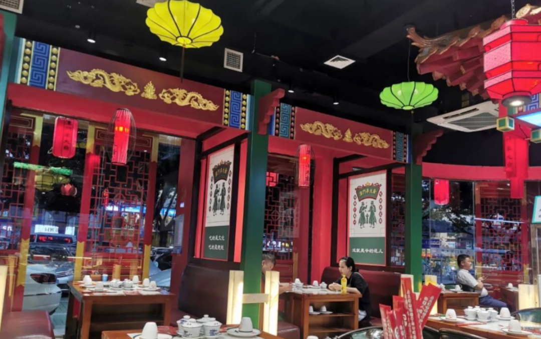 “階梯式”贈菜，它高峰排隊3小時，開出59家直營店！