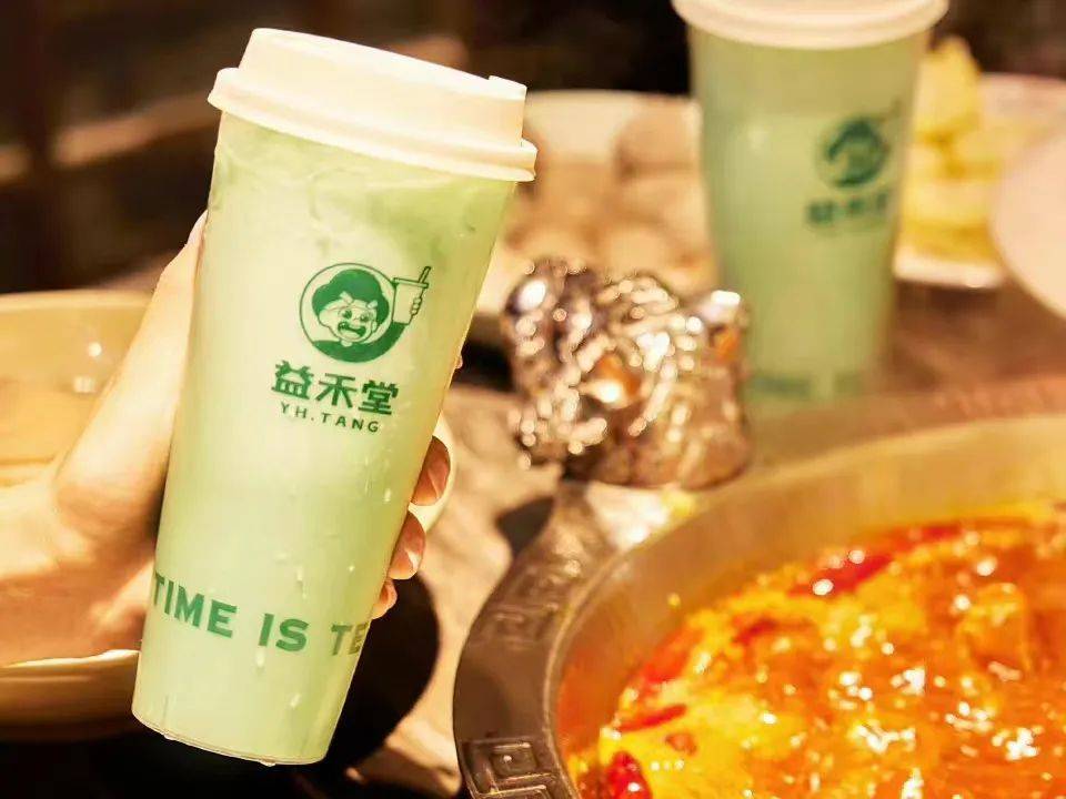 抖音首播賣出60萬杯!全國高溫中,“薄荷奶茶”賣出爆款 抖音首播賣出60萬杯!全國高溫中,“薄荷奶茶”賣出爆款