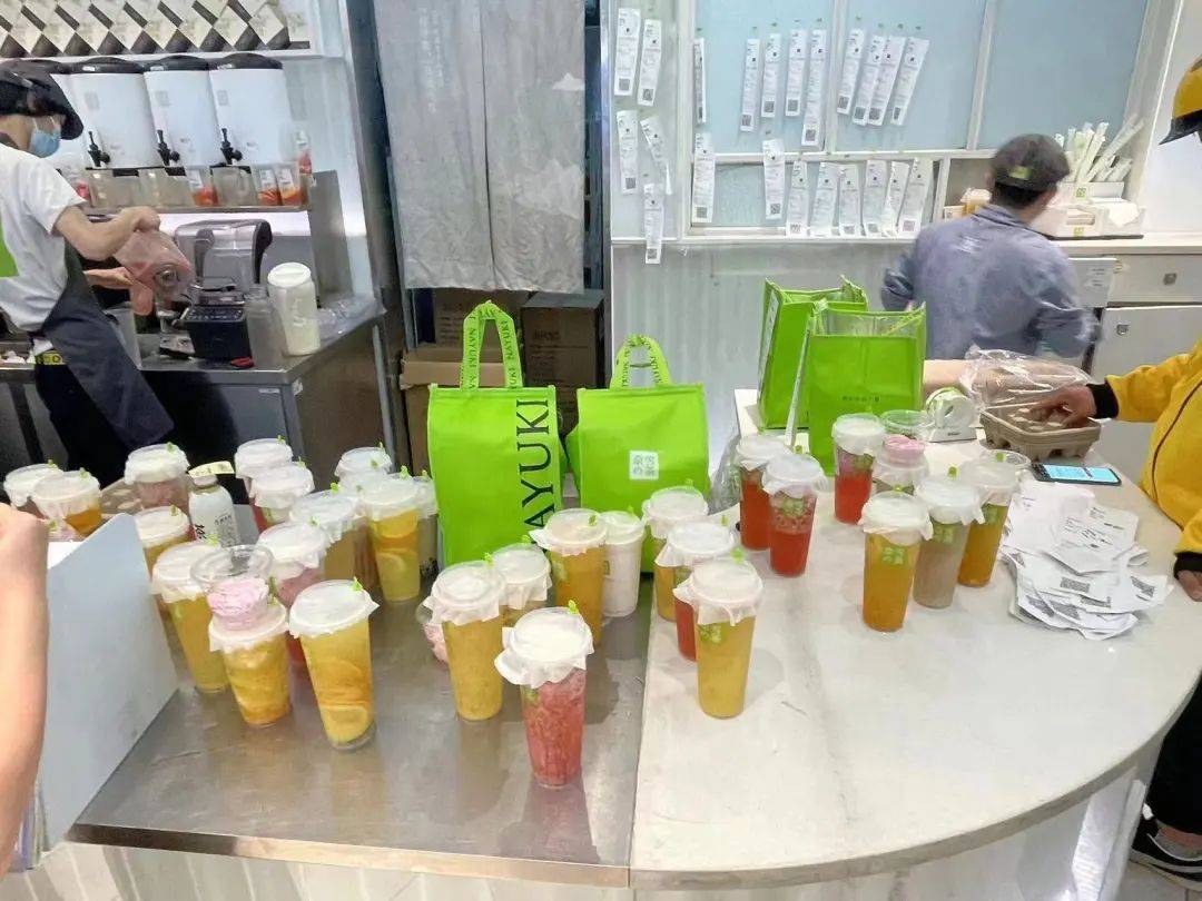 古茗整體營收漲70%，甜啦啦全線爆單，“秋天第一杯”誰是贏家？