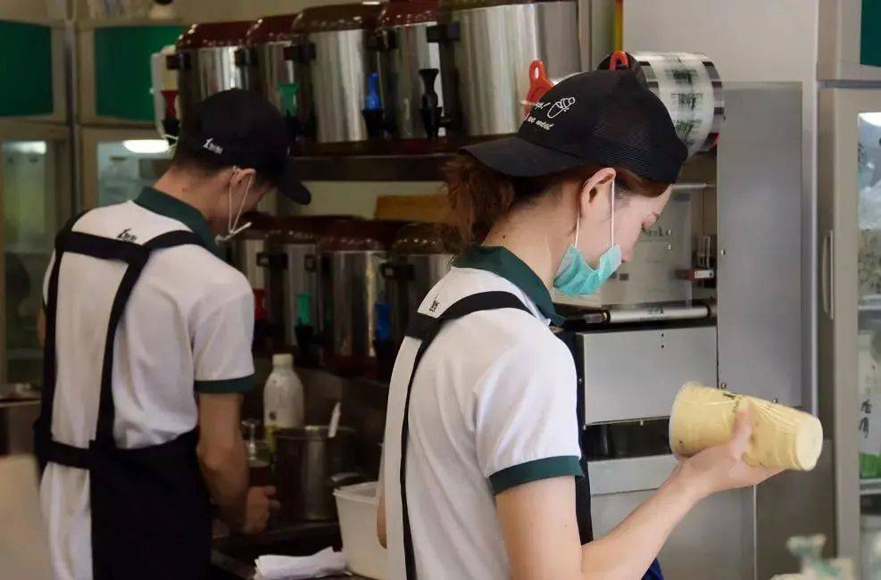 一個奶茶店老板的煩惱：我的店員可牛了！把我開除了……