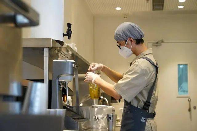 一個奶茶店老板的煩惱：我的店員可牛了！把我開除了……