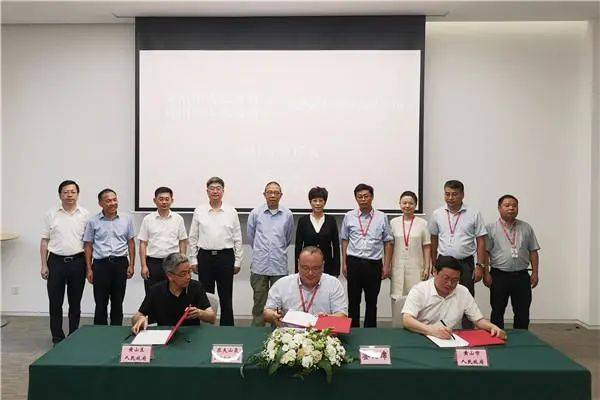 快訊丨28家乳企上半年營收1866.38億元；農夫山泉12.5億元黃山建基地?；白云山大健康收入同比下滑；紫燕食品IPO獲批……