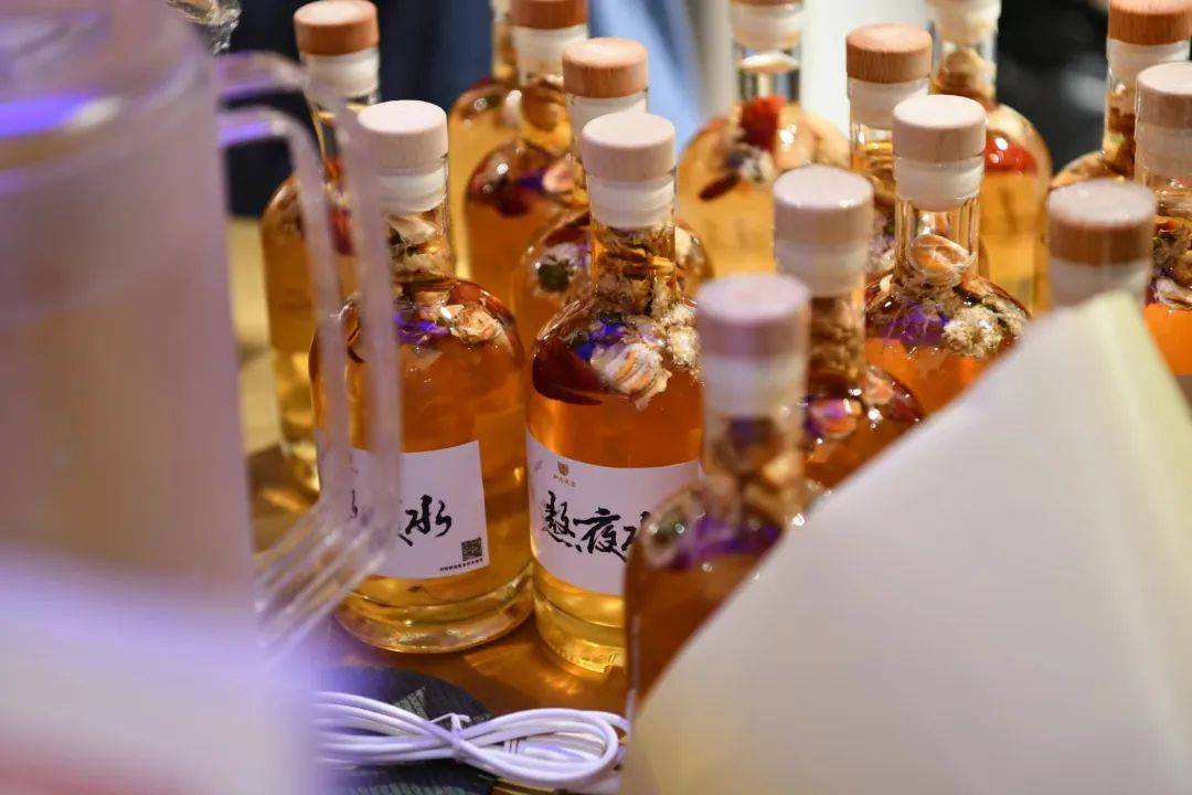 奶茶店正流行“姨媽熱飲”！年輕人的養生執念又養活一門生意？