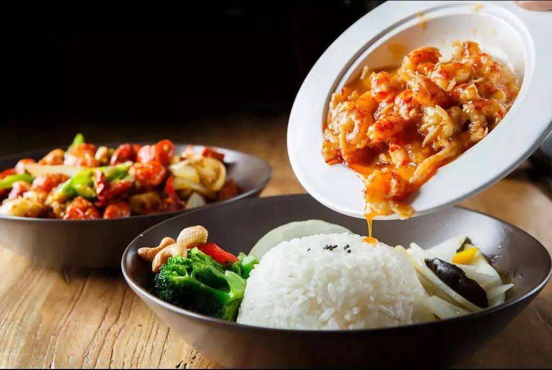 門店數在疫情后呈5倍速增長，這個龍蝦飯頭部品牌是咋做到的？