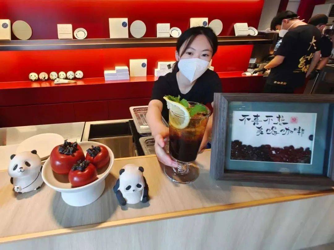 老字號布鞋品牌“內聯升”做咖啡,跨界咖啡這么卷了嗎? 老字號布鞋品牌“內聯升”做咖啡,跨界咖啡這么卷了嗎?