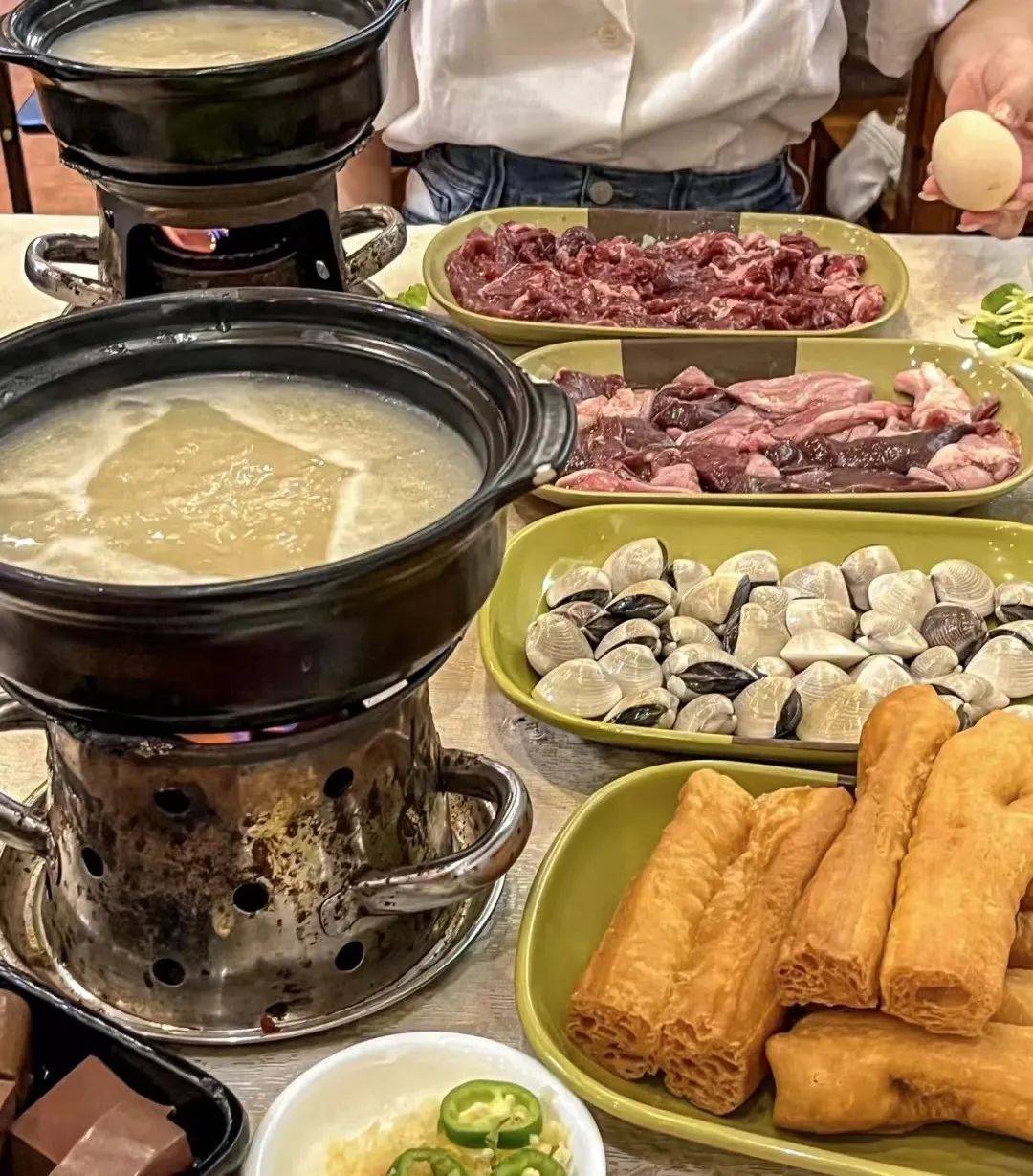 粥水也能做鍋底!小眾的粥底火鍋靠“鮮甜”闖出一片天 粥水也能做鍋底!小眾的粥底火鍋靠“鮮甜”闖出一片天
