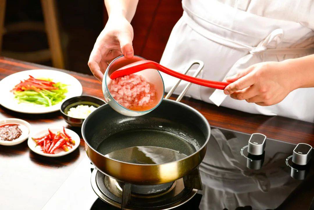 外賣點“廚師”炒菜,是幫廚師出名,還是餐廳噱頭? 外賣點“廚師”炒菜,是幫廚師出名,還是餐廳噱頭?
