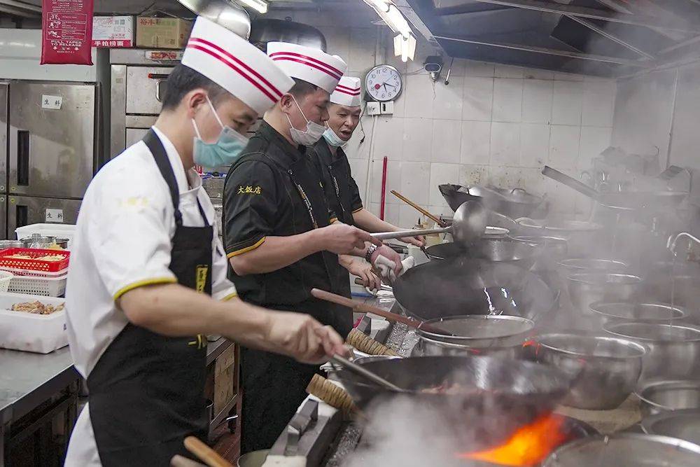 外賣點“廚師”炒菜,是幫廚師出名,還是餐廳噱頭? 外賣點“廚師”炒菜,是幫廚師出名,還是餐廳噱頭?