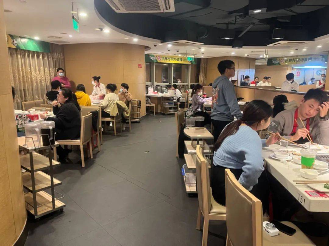 恢復堂食后,營業額卻不到五成!餐飲業遭遇煎熬的“陣痛期” 恢復堂食后,營業額卻不到五成!餐飲業遭遇煎熬的“陣痛期”