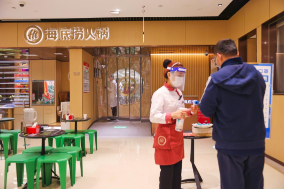 直擊餐飲復工24小時：有人一天只有5桌，有人直播間“忙到哭”……