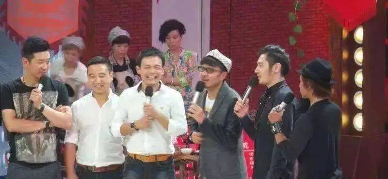 曾排隊7萬桌，如今裁員撤場：“餐飲屆迪士尼”，為何賣不動情懷了？