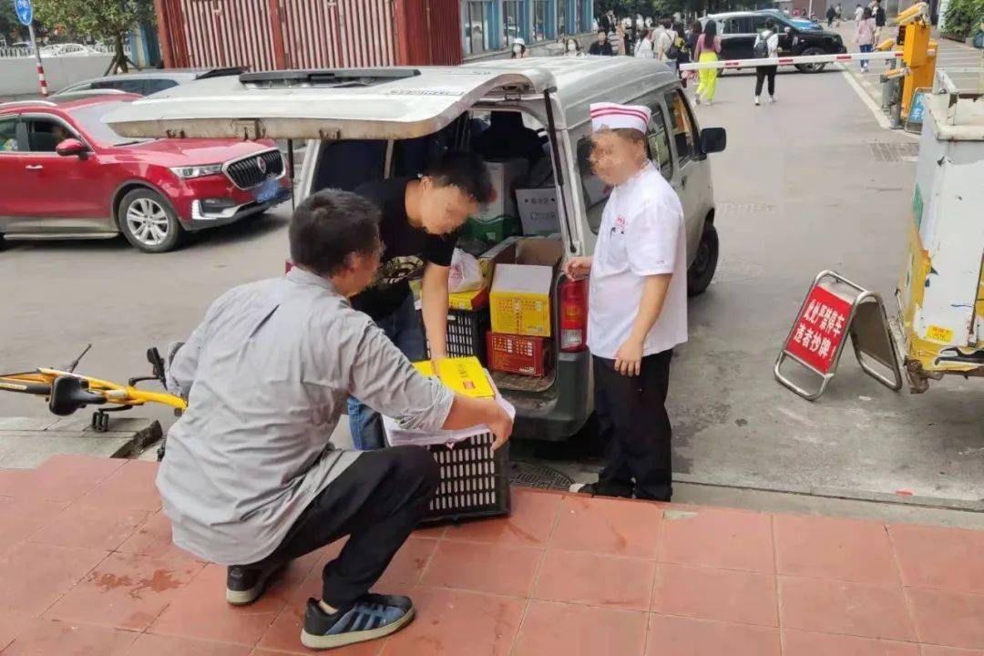 顧客投訴吃到淋巴肉!什么是淋巴肉,能吃嗎?廚師這樣說 顧客投訴吃到淋巴肉!什么是淋巴肉,能吃嗎?廚師這樣說