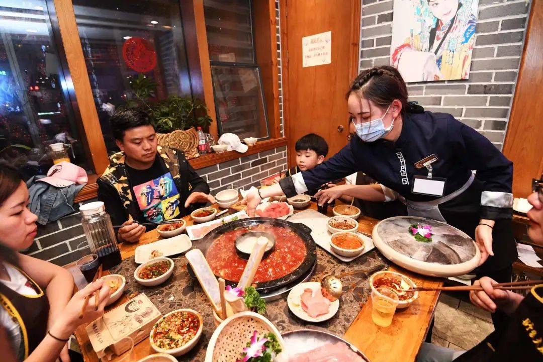 打造一家火爆的餐飲旺店，能做好這7件事就八九不離十