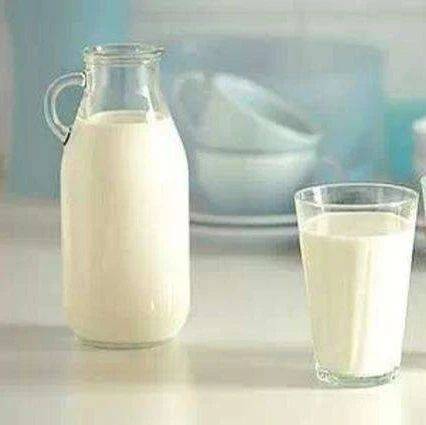 保質期1年的純牛奶 究竟加了多少防腐劑?