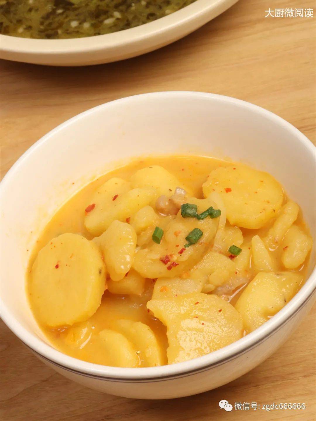 炖土豆金黄粉糯,汤汁香浓,关键是加入两种混合油!5款土豆旺菜,真香!