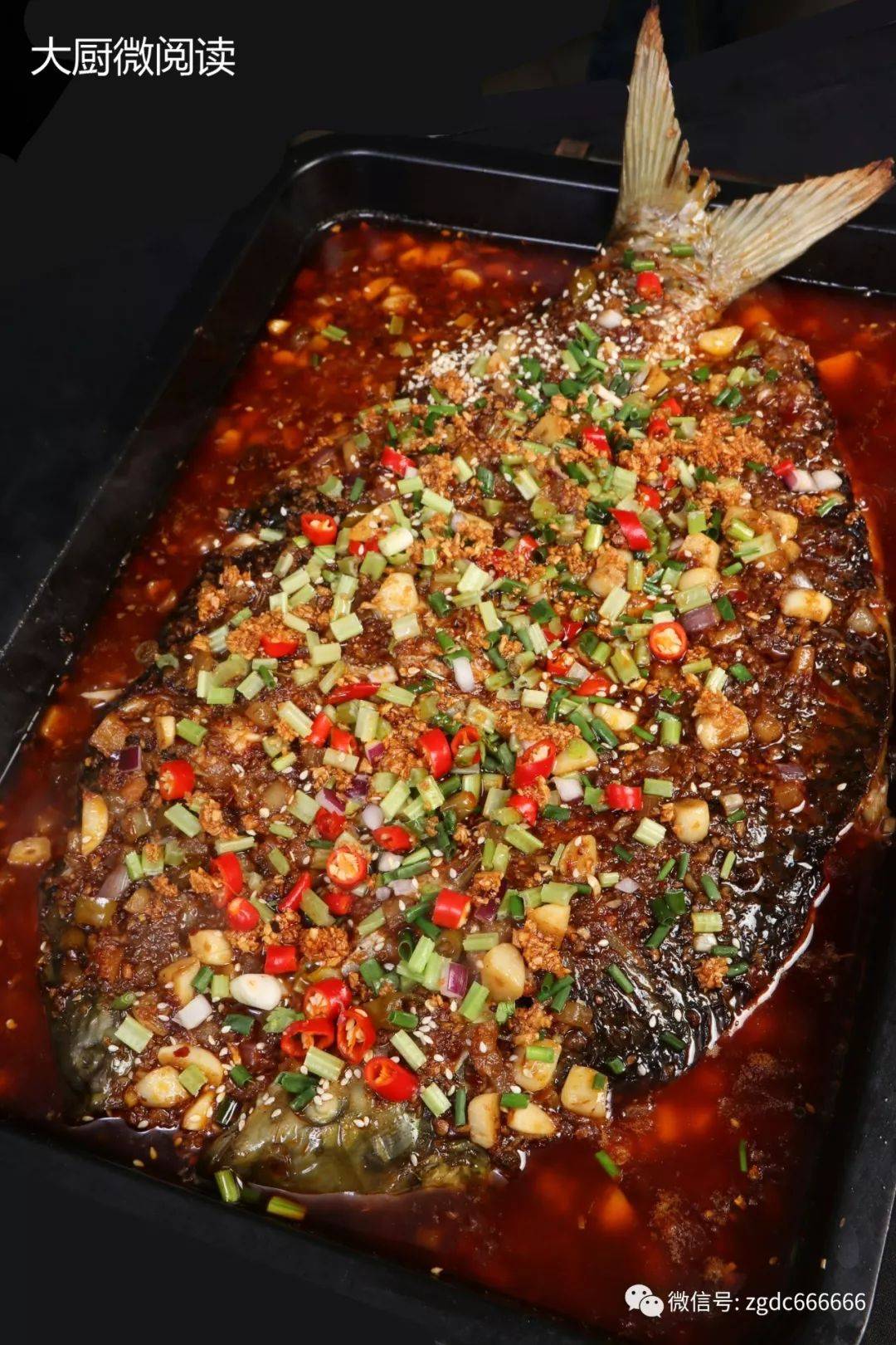 今年火了”烤鱼+”宫保鸡丁烤鱼,椒麻牛蛙烤鱼,麻辣花甲烤鱼…一菜两味