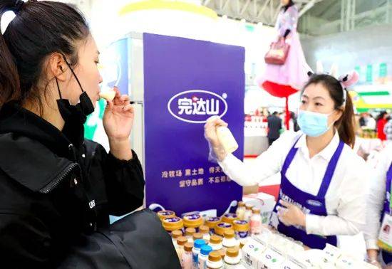 【食•报】反食品浪费法草案首次公开；中国首家可口可乐商店小程序开业……