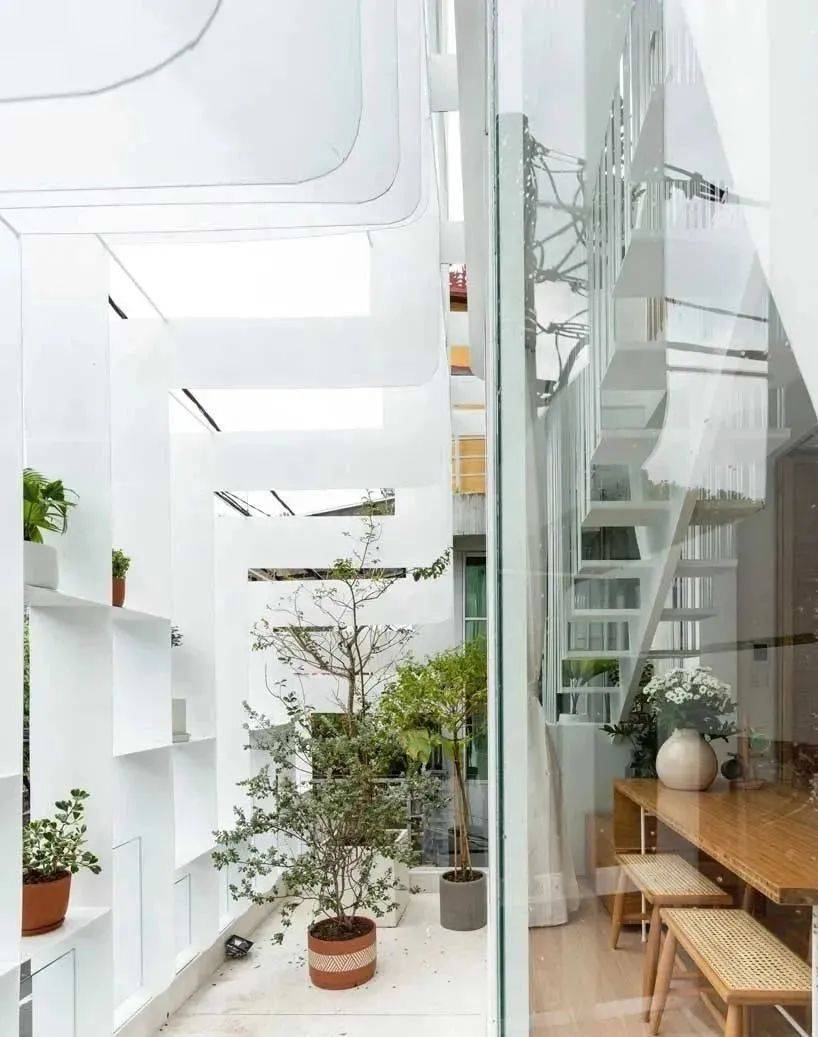 咖啡馆和住宅的结合居然可以这么有设计感！