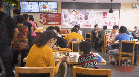 快餐“奇葩”南城香：三大单品打天下，单店流水超麦肯！