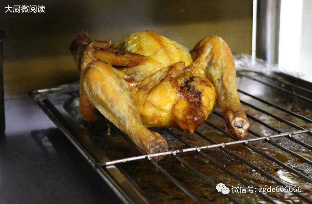 南北两大厨,晒出店内招牌:脆皮烤鸡&北京烤鸭