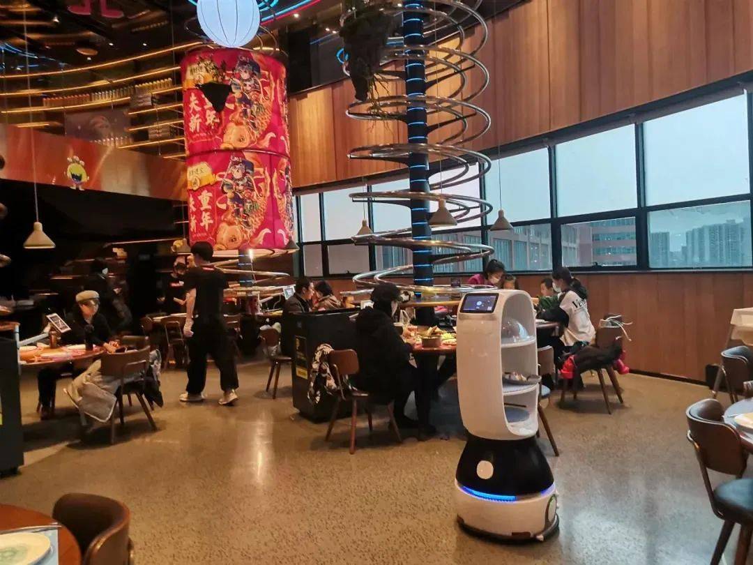 餐饮机器人再掀新浪潮！距离取代人工还有多远？