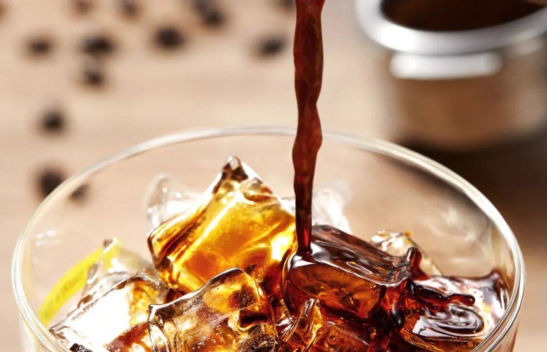 冰咖啡类销量Top1！星巴克的新品里，藏着2个产品趋势