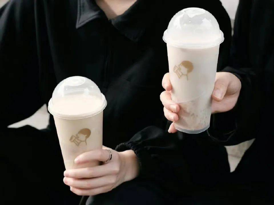 玉米奶茶、芝麻牛乳深受欢迎，透露今冬“五谷茶饮”5个爆款趋势