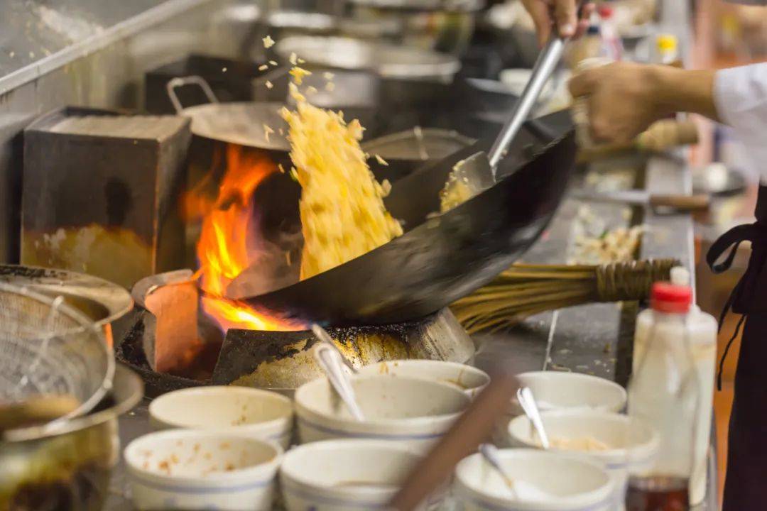 餐厅突发火灾致17死，全因这种“环保油”！厨师千万别用