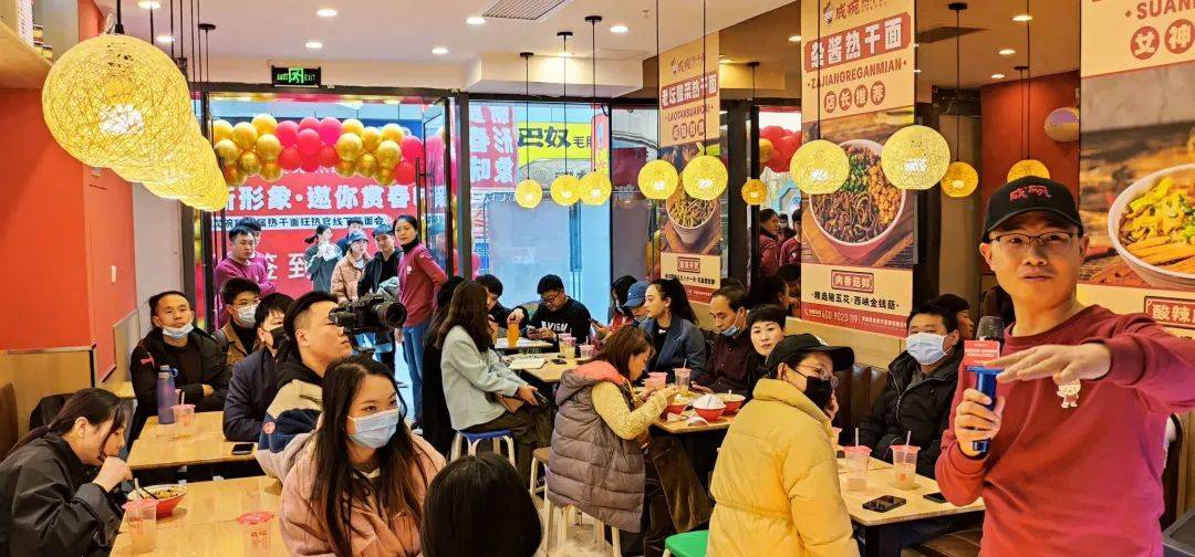 暂停48天郑州终于恢复堂食：咬牙坚持的餐饮人让人泪目！
