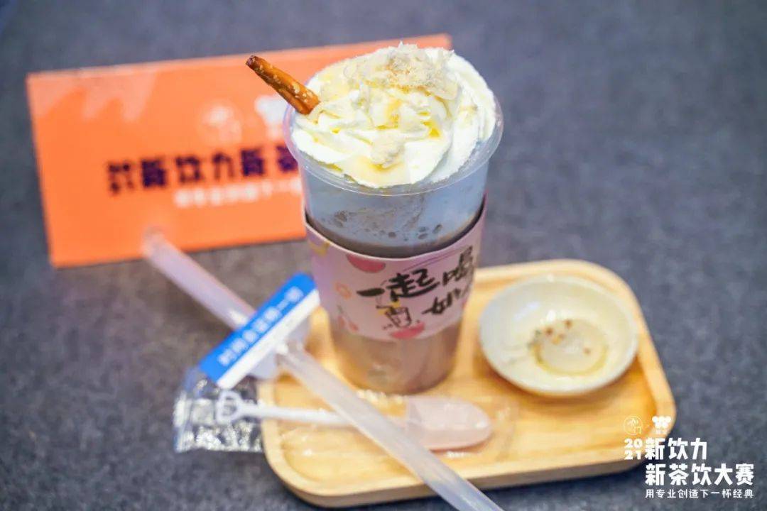 “清爽型热饮”成今冬热门：一款莲藕奶茶，上线3天卖断货！