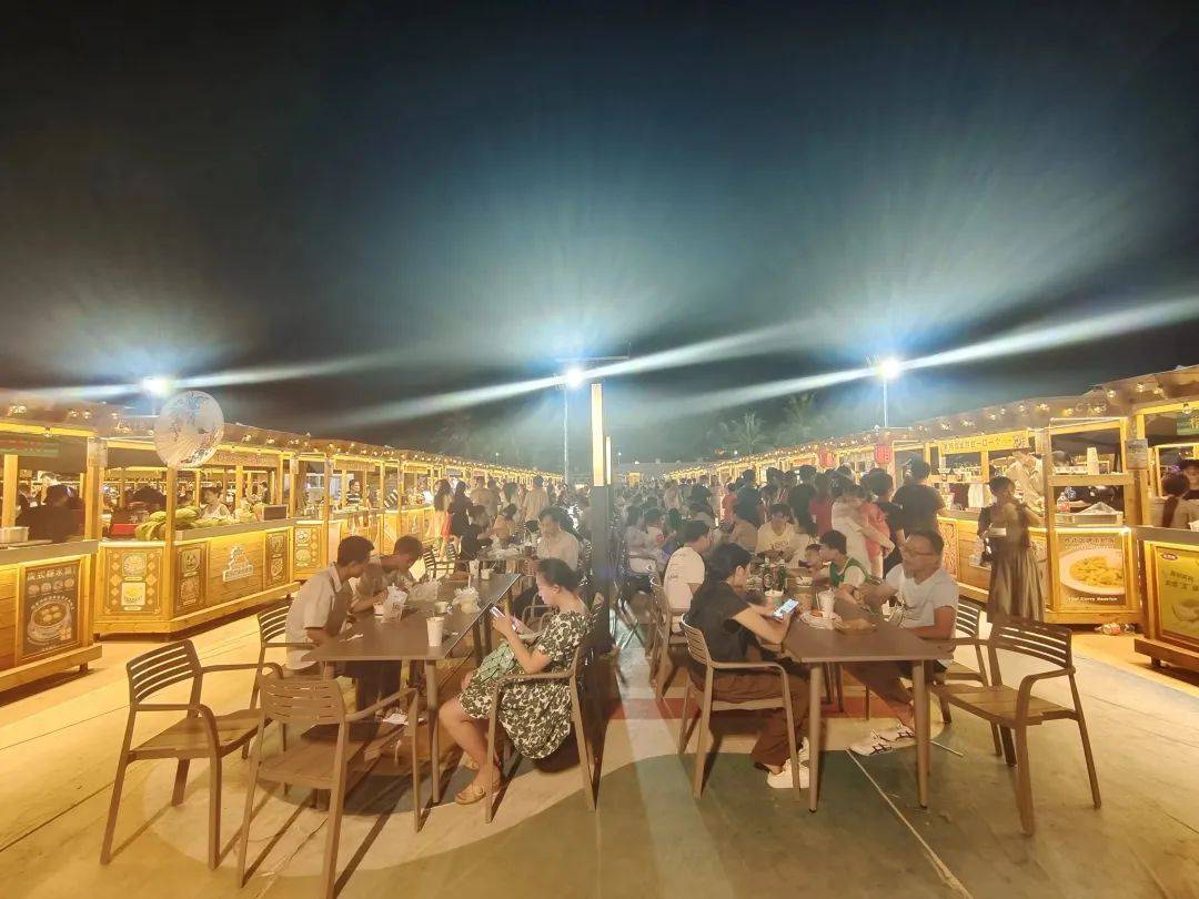 700+摊位，23天营业额破千万！实地探访“亚洲最大沙滩夜市”……